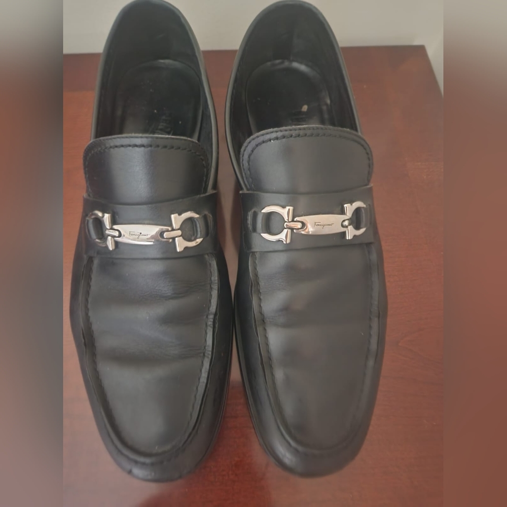 Salvatore Ferragamo dress shoes with dust bag